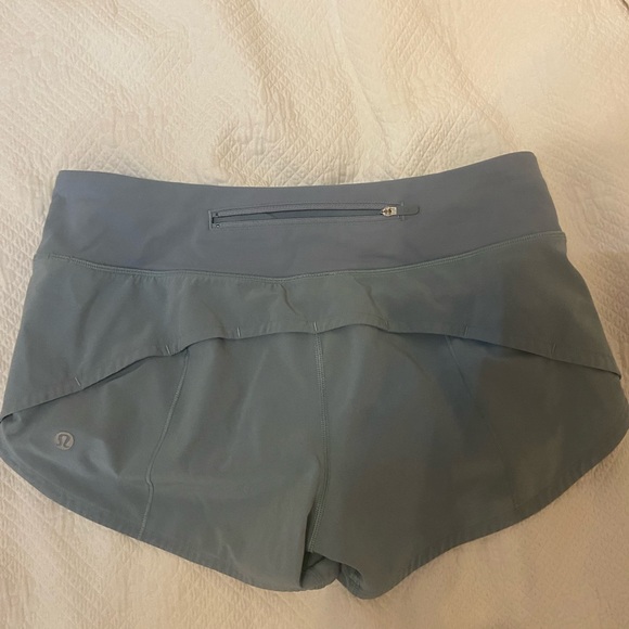 Lululemon speed up shorts 2.5” NWOT - Picture 2 of 4